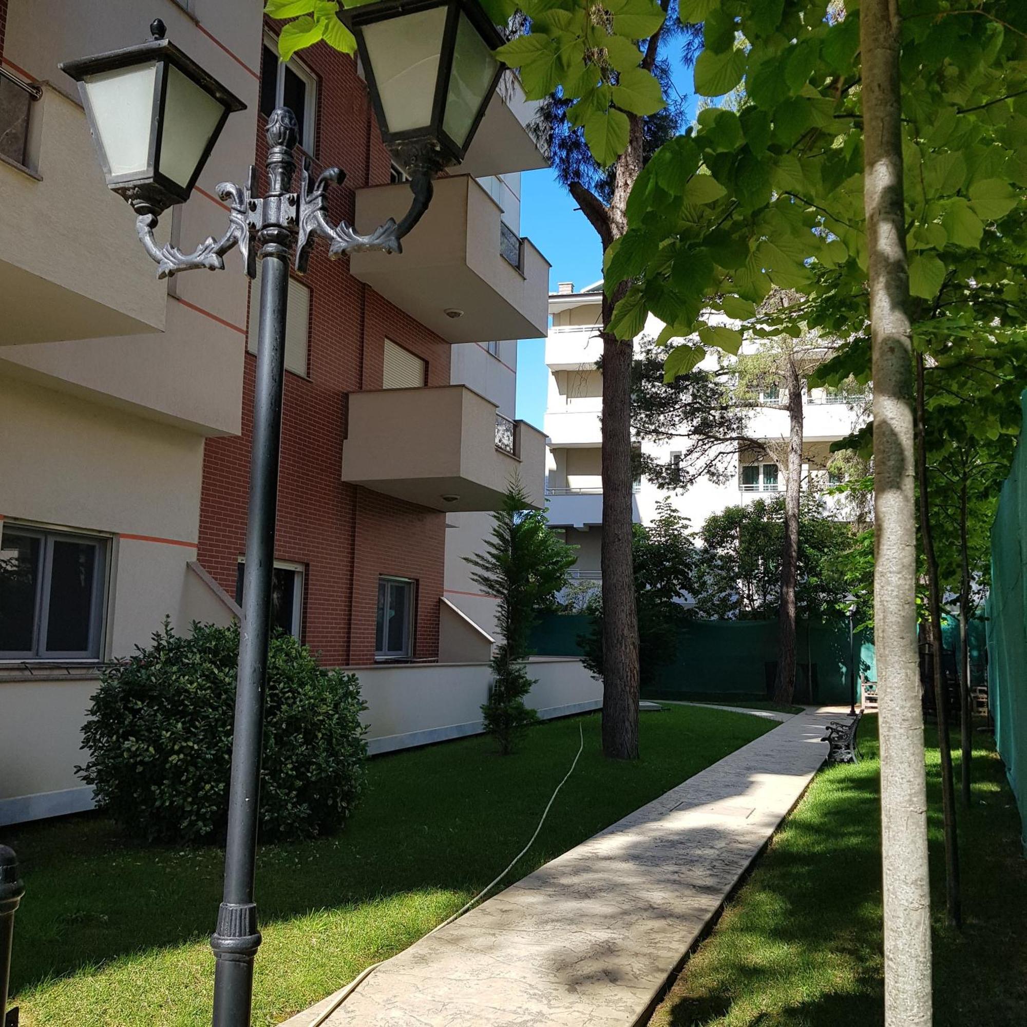 Relax Apartments Golem Голем Экстерьер фото